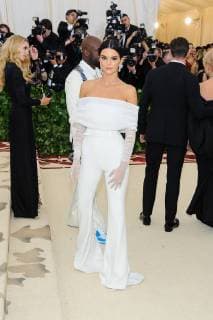 May 7, 2018 - New York, NY, U.S. - 07 May 2018 - New York, New York - Kendall Jenner. 2018 Metropolitan Museum of Art Costume Institute Gala: Heavenly Bodies: Fashion and the Catholic Imagination. Photo Credit: Christopher Smith AdMedia New York U.S. - ZUMAa123 20180507_zaa_a123_044 Copyright: xChristopherxSmithAdmediax