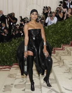 Solange Knowles arrives on the red carpet at The Metropolitan Museum of Art s Costume Institute Benefit Heavenly Bodies: Fashion and the Catholic Imagination at Metropolitan Museum of Art in New York City on May 7, 2018.  NYP20180507806 JOHNxANGELILLO