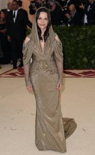 May 7, 2018 - New York, N.Y, USA - JULIETTE BINOCHE attends the Metropolitan Museum of Art Costume Institute Benefit with exhibition of Heavenly Bodies: Fashion and the Catholic Imagination .The Met Museum, NYC.May 7, 2018.Photos by , Globe Photos Inc. New York USA - ZUMAms4_ 20180507_zaa_ms4_086 Copyright: xSoniaxMoskowitzx
