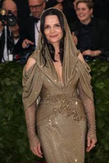 May 7, 2018 - New York, N.Y, USA - JULIETTE BINOCHE attends the Metropolitan Museum of Art Costume Institute Benefit with exhibition of Heavenly Bodies: Fashion and the Catholic Imagination .The Met Museum, NYC.May 7, 2018.Photos by , Globe Photos Inc. New York USA - ZUMAms4_ 20180507_zaa_ms4_087 Copyright: xSoniaxMoskowitzx
