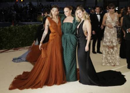 Paris Jackson, Stella McCartney and Miley Cyrus arrive on the red carpet at The Metropolitan Museum of Art s Costume Institute Benefit Heavenly Bodies: Fashion and the Catholic Imagination at Metropolitan Museum of Art in New York City on May 7, 2018.  NYP20180507741 JOHNxANGELILLO