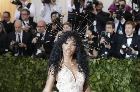 SZA arrives on the red carpet at The Metropolitan Museum of Art s Costume Institute Benefit Heavenly Bodies: Fashion and the Catholic Imagination at Metropolitan Museum of Art in New York City on May 7, 2018.  NYP20180507818 JOHNxANGELILLO