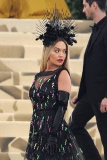 NEW YORK, NY - MAY 7: Rita Ora at the Heavenly Bodies: Fashion & The Catholic Imagination Costume Institute Gala on May 7, 2018 in New York City. Copyright: xJohnxPalmerx