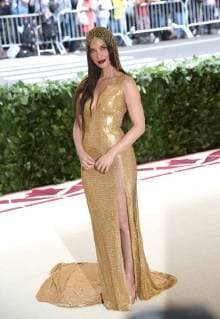 May 7, 2018 - New York, N.Y, USA - OLIVIA MUNN attends the Metropolitan Museum of Art Costume Institute Benefit with exhibition of Heavenly Bodies: Fashion and the Catholic Imagination .The Met Museum, NYC.May 7, 2018.Photos by , Globe Photos Inc. New York USA - ZUMAms4_ 20180507_zaa_ms4_103 Copyright: xSoniaxMoskowitzx