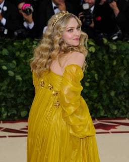 May 7, 2018 - New York, NY, U.S. - 07 May 2018 - New York, New York - Amanda Seyfried. 2018 Metropolitan Museum of Art Costume Institute Gala: Heavenly Bodies: Fashion and the Catholic Imagination. Photo Credit: Christopher Smith AdMedia New York U.S. - ZUMAa123 20180507_zaa_a123_306 Copyright: xChristopherxSmithAdmediax