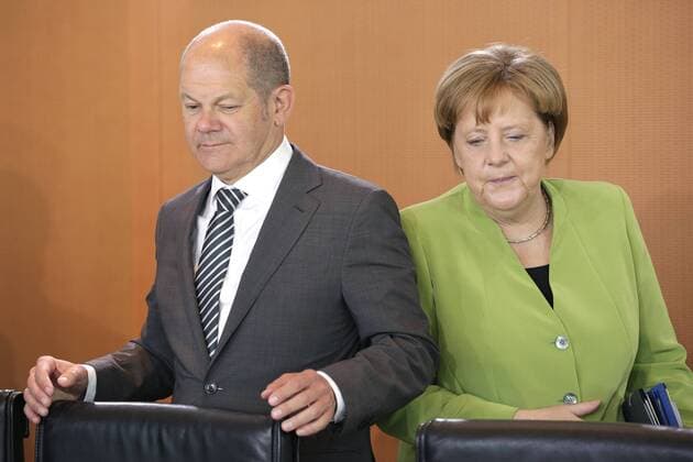 Bilder des Tages Olaf Scholz, Bundesminister der Finanzen, SPD, Angela Merkel, Bundeskanzlerin, CDU, 8. Kabinettsitzung, DEU, Berlin, 09.05.2018