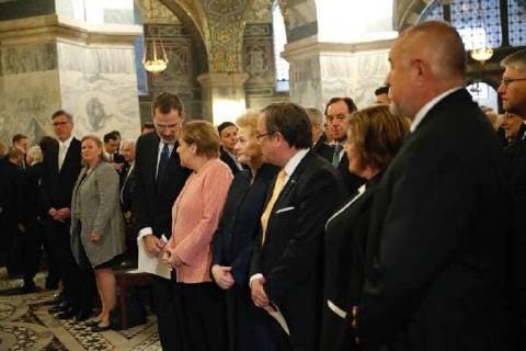 EL REY ASISTE EN ALEMANIA A LOS ACTOS CON MOTIVO DE LA ENTREGA DEL PREMIO INTERNACIONAL CARLOMAGNO 2018 AL PRESIDENTE DE FRANCIA, EMMANUEL MACRON 10 05 2018 German Chancellor Angela Merkel, French President Emmanuel Macron and his wife Brigitte, King Felipe of Spain on occasion of the Charlemagne Prize awarding in Aachen, Germany. EP888 Cordon PRess  CasaxReal EL REY ASISTE EN ALEMANIA A LOS ACTOS CON MOTIVO DE LA ENTREGA D