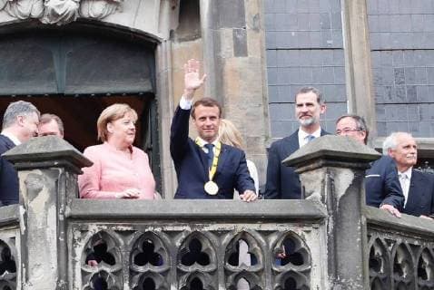 Themen der Woche KW 19 Bilder des Tages EL REY ASISTE EN ALEMANIA A LOS ACTOS CON MOTIVO DE LA ENTREGA DEL PREMIO INTERNACIONAL CARLOMAGNO 2018 AL PRESIDENTE DE FRANCIA, EMMANUEL MACRON 10 05 2018 German Chancellor Angela Merkel, French President Emmanuel Macron and his wife Brigitte, King Felipe of Spain on occasion of the Charlemagne Prize awarding in Aachen, Germany. EP888 Cordon PRess  CasaxReal EL REY ASISTE EN ALEMANIA A LOS ACTOS CON MOTIVO DE LA ENTREGA D