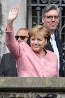 Presentation of the International Charlemagne Prize to Aachen 10 05 2018 Federal Chancellor Dr Angela Merkel with the Mayor of Aachen, Marcel Philipp, at the presentation of the International Charlemagne Prize to Aachen on 10 05 2018 Aacgeb NRW Germany