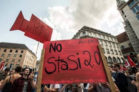Themen der Woche KW 19 Bilder des Tages May 10, 2018 - Munich, Bavaria, Germany - You will also be under surveillance, no to the Stasi 2.0 . In response to the CSU party of Bavaria assembling a set of laws known as the Polizeiaufgabengesetz, over 30,000 demonstrated at MunichÃ¢â‚¬â ¢s Marienplatz and marched to Odeonsplatz in protest. The Polizeiaufgabengesetz (PAG, Police Assignment Laws) have been criticized as giving the police arbitrary powers that have not existed since the Gestapo in 1945 including the reading of letters, reading, editing, and deleting electronic communications, and detainment of those declared Ã¢â‚¬oedangers to the stateÃ¢â‚¬Â (Staatsgefaehrder) for three months, without charges and without judicial review. The term may be renewed an unlimited number of times. Critics believe this will essentially turn local police into a secret police. The CSU a - ZUMAb160 20180510_zbp_b160_080 Copyright: xSachellexBabbarx