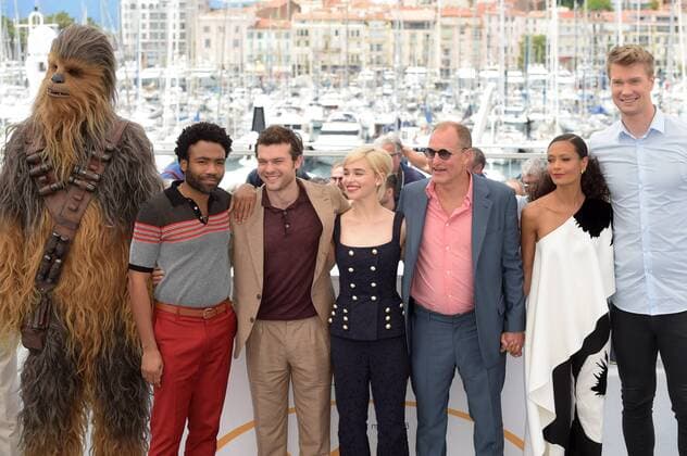 Entertainment Bilder der Woche KW20 Bilder des Tages 71st Cannes Film Festival 2018, Photocall film Solo: A Star Wars Story . Pictured: Chewbacca, Alden Ehrenreich, Emilia Clarke, Ron Howard, Woody Harrelson, Thandie Newton, Donald Glover  Copyright: xAlbertoxTerenghi Cannesx xIPAx xCannesx