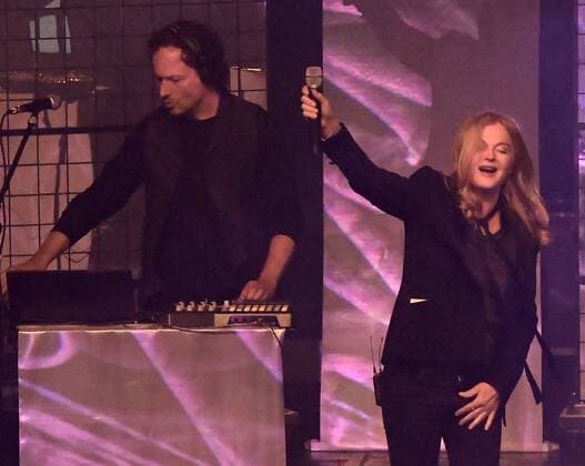 Inga Humpe and Band 2Raumwohnung Live performance 30 years Fred Jay Award ceremony in Berlin in the Columbiahalle on 15 05 2018