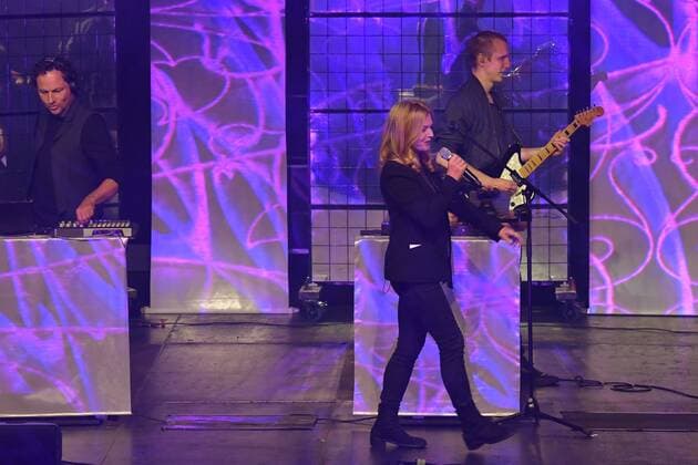Inga Humpe and Band 2Raumwohnung Live performance 30 years Fred Jay Award ceremony in Berlin in the Columbiahalle on 15 05 2018