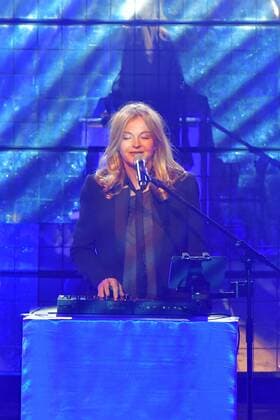 Inga Humpe and Band 2Raumwohnung Live performance 30 years Fred Jay Award ceremony in Berlin in the Columbiahalle on 15 05 2018