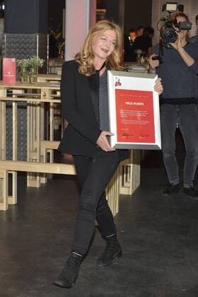 Inga Humpe with her trophy Fred Jay Prize 2018 Fred Jay Award Ceremony in Berlin in the Columbiahalle on 15 05 2018