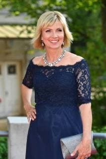 Ilka ESSMUELLER presenter single image truncated single motive half figure half figure red carpet Red Carpet Bavarian Television Award 2018 on 18 05 2018