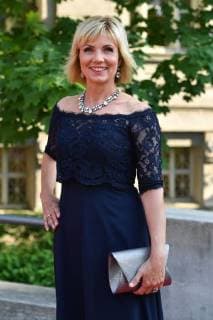 Ilka ESSMUELLER presenter single image truncated single motive half figure half figure red carpet Red Carpet Bavarian Television Award 2018 on 18 05 2018