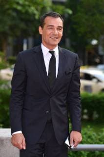 Erol SANDER Actor single image truncated single motive half figure half figure red carpet Red Carpet Bavarian Television Award 2018 on 18 05 2018