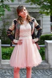 Marie WEGENER Singer DSDS winner single image truncated single motif half figure half figure red carpet Red Carpet Bavarian Television Award 2018 on 18 05 2018