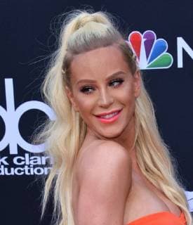 Internet personality Gigi Gorgeous arrives for the 2018 Billboard Music Awards at MGM Grand Garden Arena on May 20, 2018 in Las Vegas, Nevada.  LAV20180520131 JIMxRUYMEN