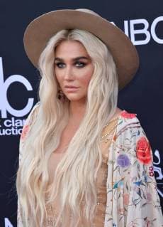 Recording artist Kesha arrives for the 2018 Billboard Music Awards at MGM Grand Garden Arena on May 20, 2018 in Las Vegas, Nevada.  LAV20180520189 JIMxRUYMEN