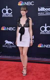 Actor Alison Brie arrives for the 2018 Billboard Music Awards at MGM Grand Garden Arena on May 20, 2018 in Las Vegas, Nevada.  LAV20180520204 JIMxRUYMEN