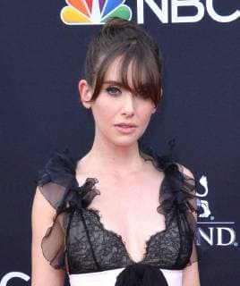 Actor Alison Brie arrives for the 2018 Billboard Music Awards at MGM Grand Garden Arena on May 20, 2018 in Las Vegas, Nevada.  LAV20180520205 JIMxRUYMEN