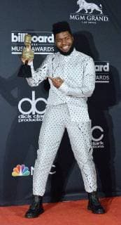 Recording artist Khalid appears backstage after winning the award for Top New Artist, during the 2018 Billboard Music Awards at MGM Grand Garden Arena on May 20, 2018 in Las Vegas, Nevada.  LAV20180520348 JIMxRUYMEN