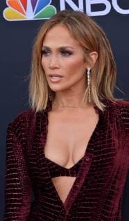 Recording artist and actress Jennifer Lopez arrives for the 2018 Billboard Music Awards at MGM Grand Garden Arena on May 20, 2018 in Las Vegas, Nevada.  LAV20180520903 JIMxRUYMEN