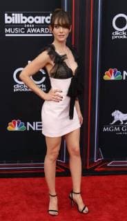 May 21, 2018 - Las Vegas, Nevada, United States of America - Alison Brie attends the 2018 Billboard Magazine Music Awards on May 20, 2018 at MGM Grand Arena in Las Vegas, Nevada. Las Vegas United States of America - ZUMAt114 20180521_zap_t114_647 Copyright: xMarcelxThomasx