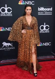 Fashion Federn und Animal Print Demi Lovato arriving at the Billboard Music Awards in Las Vegas, Nevada - May 20, 2018 - Billboard Music Awards 2018, Las Vegas Nevada United States MGM Grand Garden Arena  Copyright: xScooterx h_00511155