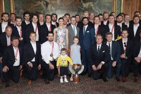 Crown princess Victoria, prince Daniel, princess Estelle, prince Oscar, prince Carl Philip Audience with the Swedish national ice hockey team, Tre Kronor, Royal Palace, Stockholm, 2018-05-21 Carl Philip de Suede;Victoria de Suede;Daniel Westling;Estelle de Suede;Oscar Carl Olav de Suede (Victoria de Suede and Daniel Westling s son) Stockholm Sweden  586490