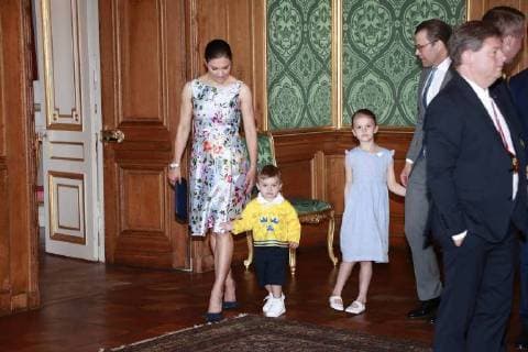 Crown princess Victoria, prince Daniel, princess Estelle, prince Oscar, prince Carl Philip Audience with the Swedish national ice hockey team, Tre Kronor, Royal Palace, Stockholm, 2018-05-21 Victoria de Suede;Daniel Westling;Estelle de Suede;Oscar Carl Olav de Suede (Victoria de Suede and Daniel Westling s son) Stockholm Sweden  586490