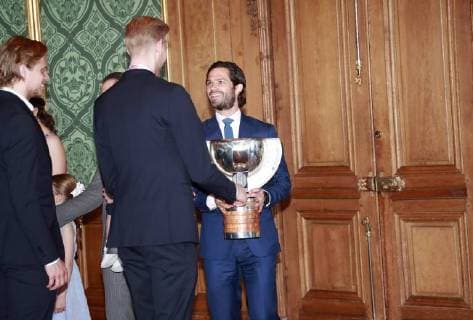 Crown princess Victoria, prince Daniel, princess Estelle, prince Oscar, prince Carl Philip Audience with the Swedish national ice hockey team, Tre Kronor, Royal Palace, Stockholm, 2018-05-21 Carl Philip de Suede Stockholm Sweden  586490