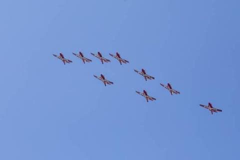 USA-2018-The Royal Canadian Forces Snowbirds airborne acrobatics team flies in formation during a demonstration in Ocean City, Maryland on May 23, 2018. The Royal Canadian Forces Snowbirds airborne acrobatics team  Copyright: xAlexxEdelmanx