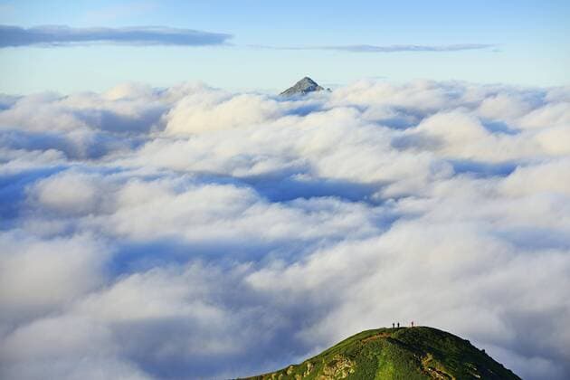 View of cloud cover from the summit of Shiroumadake Mount Shirouma 2932 m Hida Mountains Japanese Alps Japan Asia Copyright: imageBROKER/NorbertxEisele-Hein ibxnex04683345.jpg