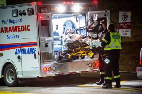 May 24, 2018 - Mississauga, CAN., 24 May 2018 - Victims of the bombing at Bombay Bhel arrive at Sunnybrook Trauma Centre. Fifteen people were rushed to hospital, 3 in critical condition, after a bomb exploded in a Mississauga, Canada, Indian Restaurant. The explosion happened around 10:30 PM in the Toronto suburb, west of the city. Police are searching for two suspects. - ZUMAb167 20180524_zap_b167_001 Copyright: xVictorxBirox