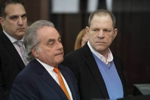 Entertainment Bilder der Woche KW21 Entertainment Bilder des Tages Harvey Weinstein appears with attorney Benjamin Brafman at his arraignment in Manhattan Criminal Court on Friday, May 25, 2018. Weinstein is charged with two counts of rape and one count of criminal sexual act. He was released on one million dollars bail. Pool photo by Steven Hirsch  NYP20180526124