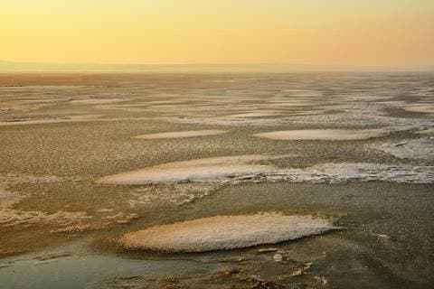 Evening mood at the frozen Lake Neusiedl at Illmitz Seewinkel Burgenland Austria Europe Copyright: imageBROKER/StefanxHuwiler ibxshu04666428.jpg