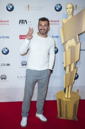 93 GERMAN FILM AWARD 2018 NOMINATED EVENING Moderator of the Film Award Gala Edin Hasanovic Red Carpet in the BMW Haus Berlin 07 04 2018 Berlin Germany germany Copyright: xPOP-EYE ChristianxBehringx POPEYE10093274