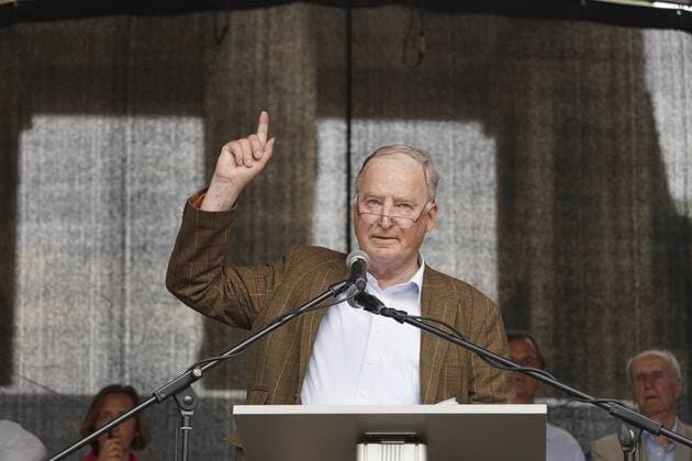 Themen der Woche KW21 News Bilder des Tages Demonstration der AFD mit Gegendemo GER, Berlin,20180527, Alexander Gauland, bei Demo der AFD, Tausende Menschen demnstrieren für und 25000 gegen die AFD in Berlin *** Demonstration of the AFD with a counterpart GER Berlin 20180527 Alexander Gauland demo of the AFD Thousands of people are demonstrating for and 25,000 against the AFD in Berlin