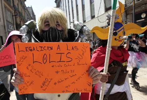 Dozens of followers of the otaku culture of japan march to show their support for these customs in Mexico City, Mexico, 27 May 2018. The otaku are one of the most popular urban tribes in Japan among young people around the world and are often fans of anime, manga, videogames or computers. Japanese otaku culture lovers march through the streets of Mexico City !ACHTUNG: NUR REDAKTIONELLE NUTZUNG!  Copyright: xMarioxGuzmánx MEX32 20180528-636630684797607210