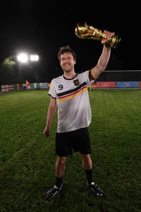 Luke Mockridge spielt am 29.05.2018 in Köln Fussball beim grossen SAT.1 SpielSpiel Luke! Die WM und ich um den Pokal. Zahlreiche Prominente spielen in 2 Mannschaften, die Lukes Team gegen die Viva con Aqua Allstars. - Ausstrahlung am 01.06.2018 in Sat.1 *** Luke Mockridge plays on 29 05 2018 in Cologne Football in the big SAT 1 gameplay Luke The World Cup and me for the cup Numerous celebrities play in 2 teams the Lukes team against the Viva con Aqua Allstars broadcast on 01 06 2018 in Sat 1