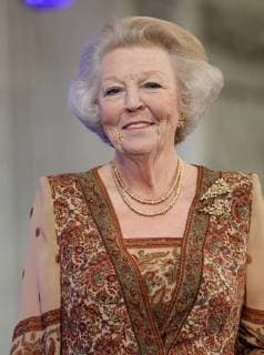 30-05-2018 Amsterdam Princess Beatrix during the award ceremony of the silver carnation ( zilveren anjers) of the Prince Bernard culturefoundation at the royal palace in Amsterdam. The silver carnation is annually awarded to individuals who voluntarily worked for culture and nature conservation.  Copyright: xPPEx