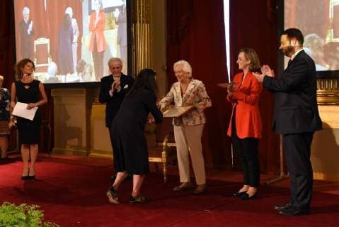 Entertainment Bilder des Tages Queen Paola of Belgium (C), Princess Claire of Belgium (2R) and German Community Minister of Education, Formation and Scientific Research Harald Mollers (R) pictured during a ceremony for the Queen Paola Award 2017-2018 (Koningin Paolaprijs - Prix Reine Paola) for education, at the royal castle in Laken Laeken, Brussels, Wednesday 30 May 2018.  CAMILLExDELANNOIS 05356503