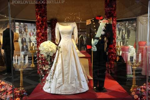31-05-2018 National History Museum with wedding dress of princess Mary and uniform of prince Frederik at Frederiksborg Castle in Hillerod, Denmark. On the occasion of Crown Prince, the museum organizes an exhibition in the Knights Hall. The exhibition tells about the Crown Prince s existence and duties. This is evidenced by seeing how the role of prince and follower has been in history earlier. At the exhibition you can follow the life of the Crown Prince with topics such as baby baptism, military service, weddings, personal interests, expeditions and more. The exhibition is being built with large tableauer, where you will be able to relive the Crown Prince couple s engagement and weddings .  Copyright: xxPPE Hildebrandtx