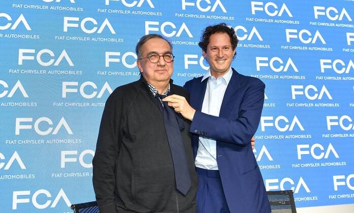 News Bilder des Tages Foto IPP Massimo Rana Balocco - Vercelli - 01 06 2018 Conferenza Stampa FCA Fiat Chrysler Automobiles - Capital Markets Day - nella foto l amministratore delegato Sergio Marchionne con il presidente John Elkann, mentre scherzando mette la cravatta all A.d. Italy Photo Press World Copyright  0