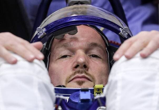 News Themen der Woche KW23 News Bilder des Tages KYZYLORDA REGION, KAZAKHSTAN - JUNE 6, 2018: ISS Expedition 56 57 prime crew member, European Space Agency (ESA) astronaut Alexander Gerst in a spacesuit before a launch to the International Space Station. The launch of a Soyuz-FG rocket booster carrying the Soyuz MS-09 spacecraft to the ISS from the Baikonur Cosmodrome is scheduled for June 6, 2018, 14:12 Moscow time. Sergei Savostyanov TASS  TS082D54