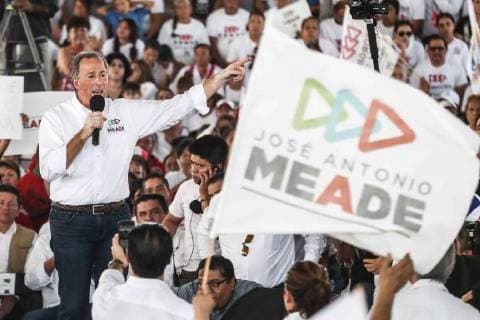 Mexiko, Kuribrena Wahlkampf in Chihuahua June 6, 2018 - EUM20180606POL07.JPG.CHIHUAHUA, Chih., Elections Elecciones-Meade.- El candidato a la Presidencia de la Republica por la coalicion Todos por Mexico, Jose Antonio Meade Kuribrena, encabeza mitin en la explanada de la Union Regional de Ganaderos, este 6 de junio de 2018, como parte de sus actividades de campana. Foto: Agencia EL UNIVERSAL German Espinosa MAR.  - ZUMAu78_ 20180606_zaf_u78_517 Copyright: xGermanxEluniversalx