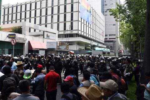 June 6, 2018 - EUM20180606NAC02.JPG.CIUDAD DE MEXICO, ProtestProtesta-CNTE.- Miembros de la Seccion 22 de la Coordinadora Nacional de Trabajadores de la Educacion (CNTE), realizan un mitin sobre Paseo de la Reforma, este 6 de junio de 2018, a la altura de la Embajada de Estados Unidos en Mexico; tercer dia consecutivo de protesta en la Ciudad de Mexico. Foto: Agencia EL UNIVERSALJuan Armando MartinezMAR.  - ZUMAu78_ 20180606_zaf_u78_551 Copyright: xElxUniversalx